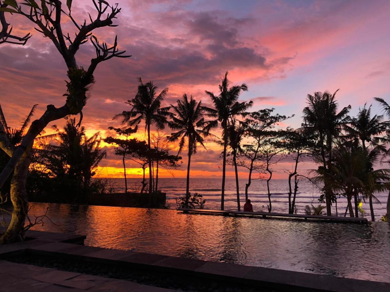 Bali Natha Beach Front Canggu Екстериор снимка